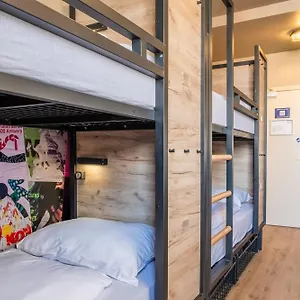 Otel A&o, Anvers
